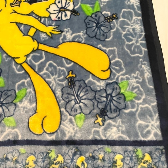 Vintage Tweety Bird Blanket 57” x 41.5” Flowers - Picture 6 of 16